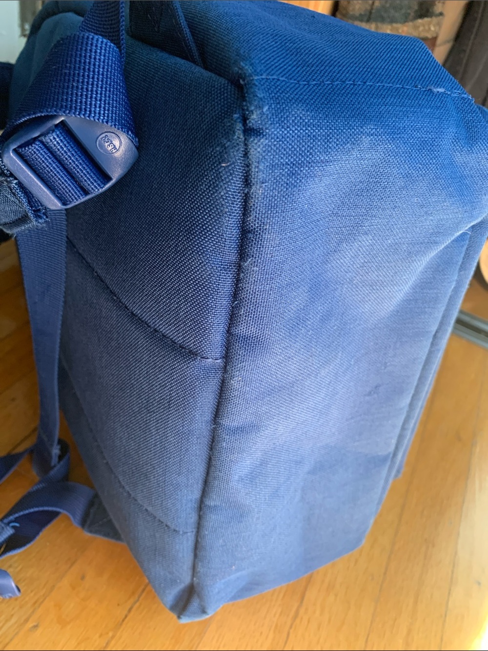 **RARE** herschel x maple leafs
backpack - Picture 6 of 12
